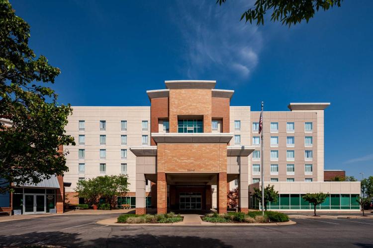 Hampton Inn & Suites St. Louis at Forest Park photo 1