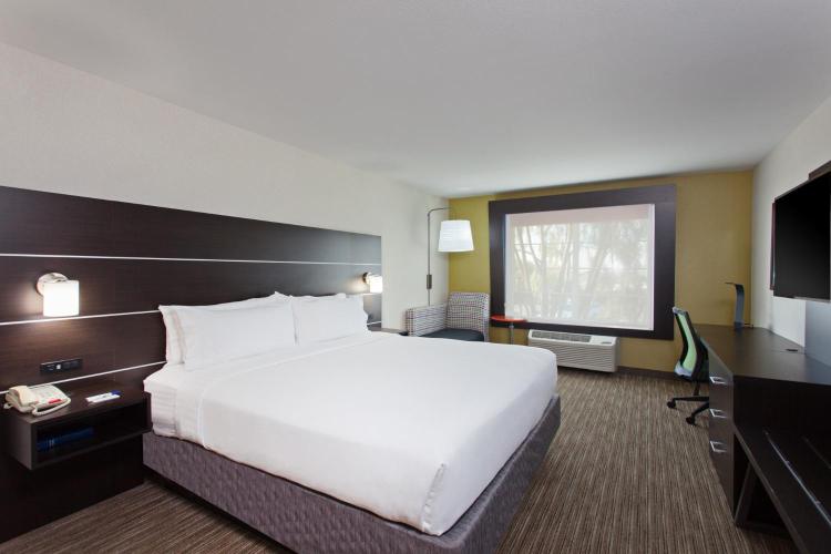 Holiday Inn Express & Suites Oakland - Airport by IHG photo 3