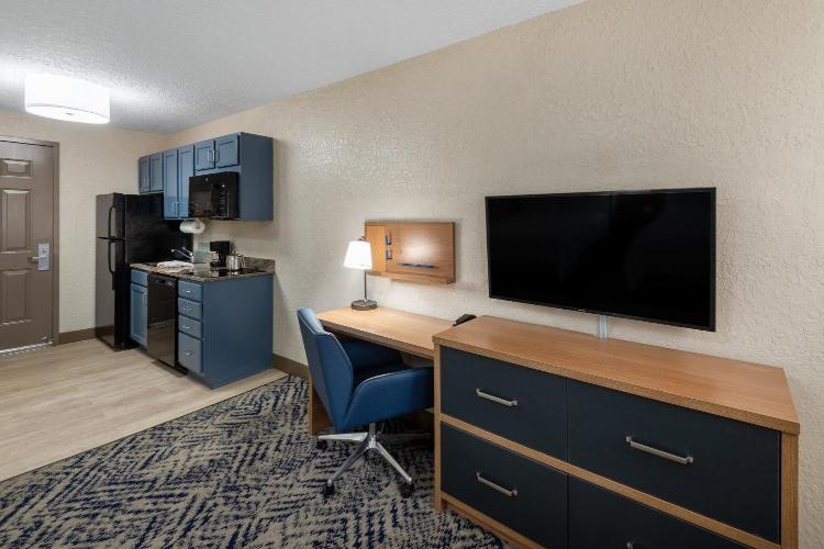 Candlewood Suites Chesapeake-Suffolk by IHG photo 3