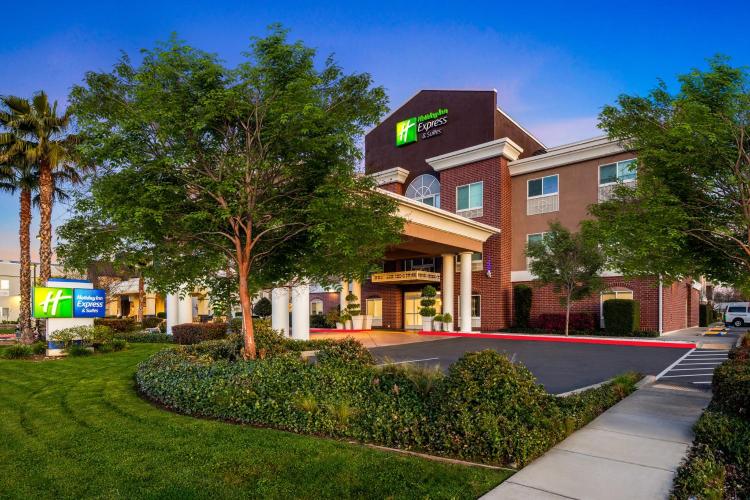 Holiday Inn Express & Suites Sacramento NE Cal Expo by IHG photo 1