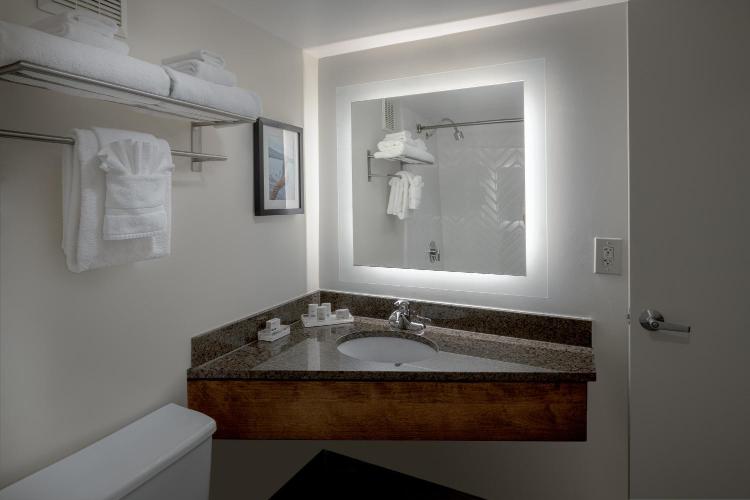 Holiday Inn Portland-By the Bay by IHG photo 2