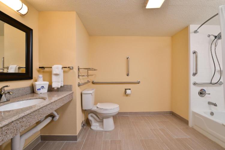Americas Best Value Inn Tupelo Barnes Crossing photo 2