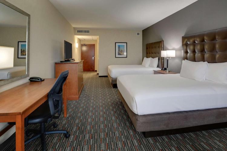 Drury Inn & Suites Charlotte Arrowood photo 2