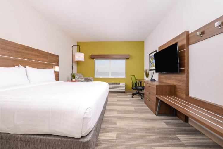 Holiday Inn Express & Suites - St. Petersburg - Madeira Beach by IHG photo 2