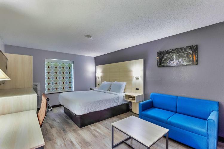 Days Inn by Wyndham Savannah Gateway I-95 photo 2