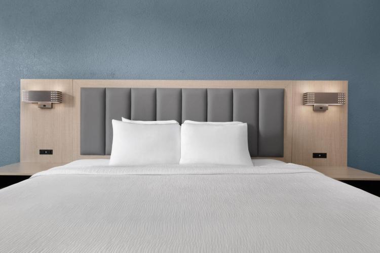 Wingate by Wyndham Savannah Gateway photo 2