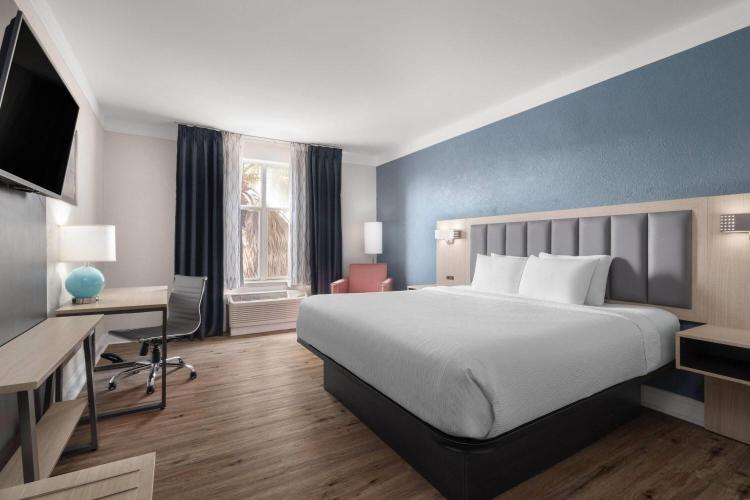 Wingate by Wyndham Savannah Gateway photo 3