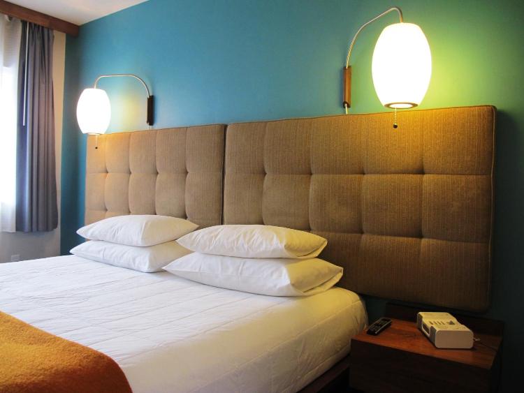 Modern Hotel photo 2