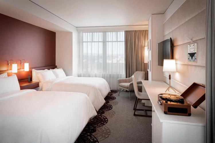 The Elizabeth Hotel, Autograph Collection photo 2