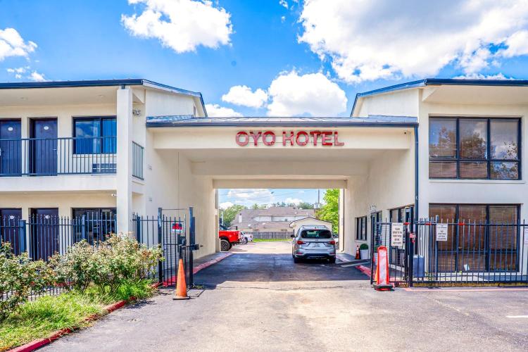 OYO Hotel Houston N Fm-1960 Champions TX photo 1