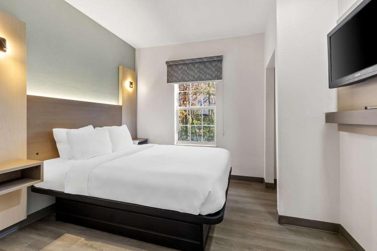 MainStay Suites Columbia Harbison photo 1