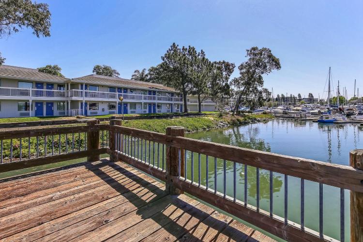 Motel 6-Oakland, CA - Embarcadero photo 1