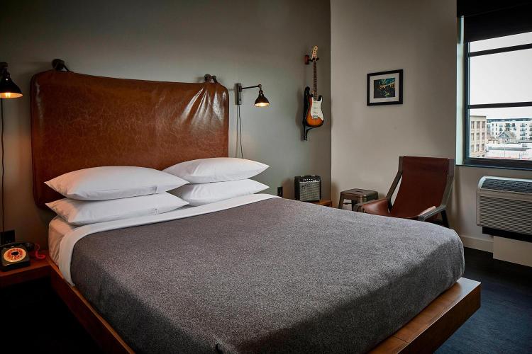 MOXY Minneapolis Uptown photo 2