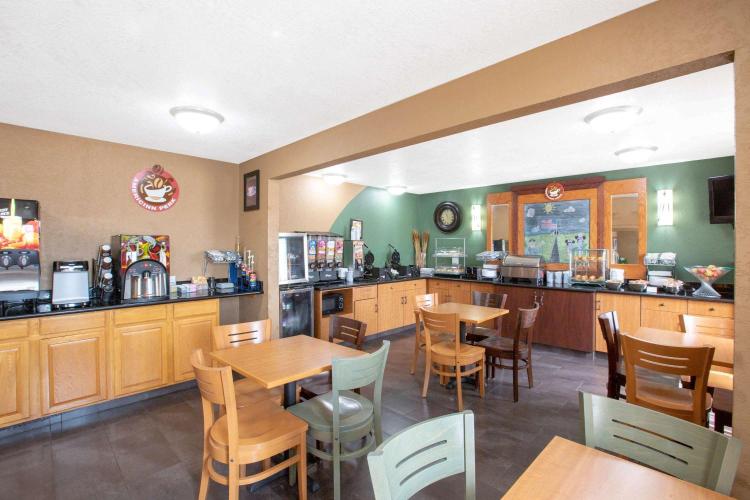 AmericInn by Wyndham Council Bluffs photo 1