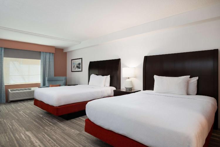 Hilton Garden Inn Daytona Beach Oceanfront photo 2