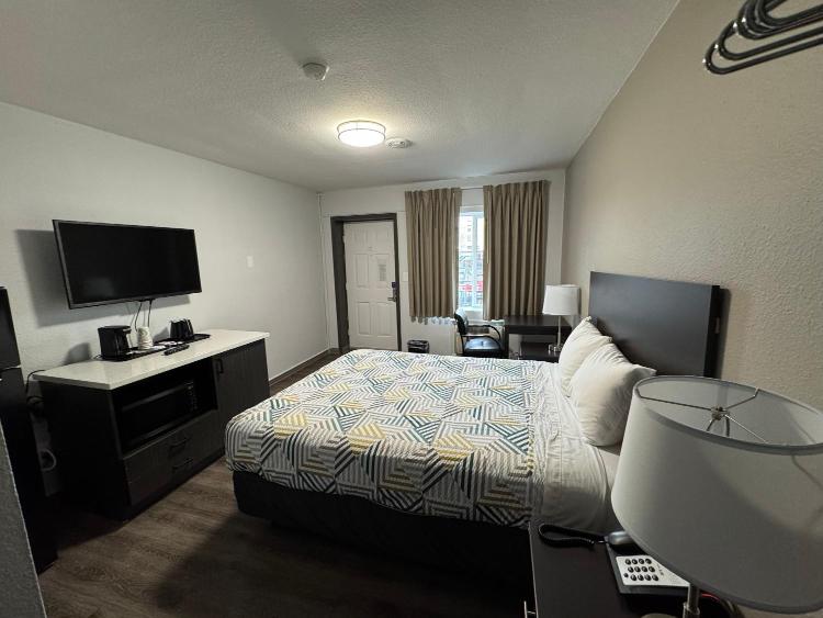 Studio 6 Suites Vancouver WA Waterfront photo 2