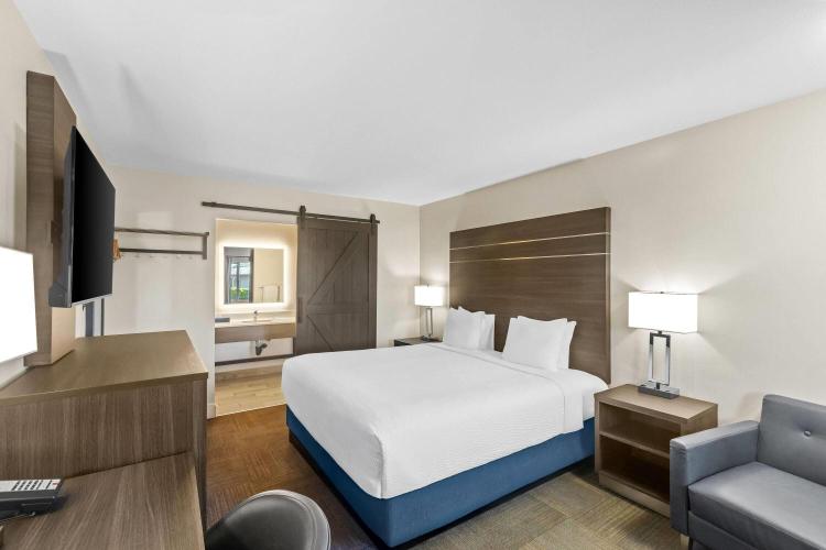 Travelodge by Wyndham Santa Rosa Wine Country photo 3