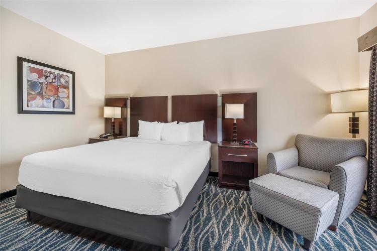 Best Western Plus Eastgate Inn & Suites photo 3