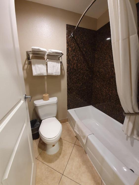 Super 8 by Wyndham Cypress Buena Park Area photo 3