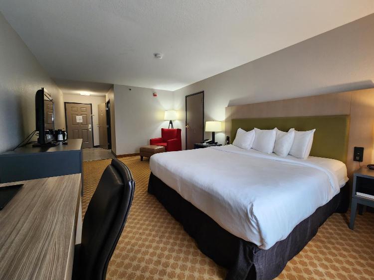 Country Inn & Suites by Radisson, Topeka West, KS photo 2