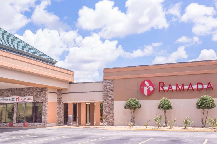 Ramada by Wyndham Macon photo 1