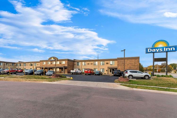 Days Inn by Wyndham Sioux Falls photo 1