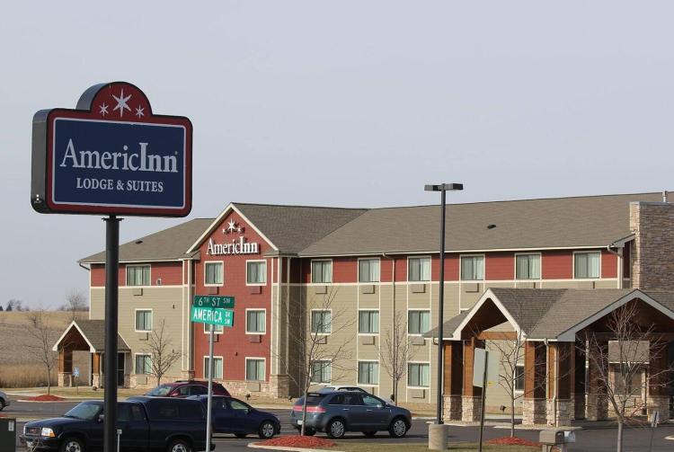 AmericInn by Wyndham Cedar Rapids Airport photo 1
