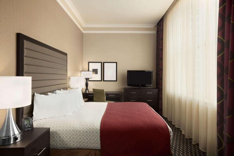 Embassy Suites Saint Louis - Downtown photo 2