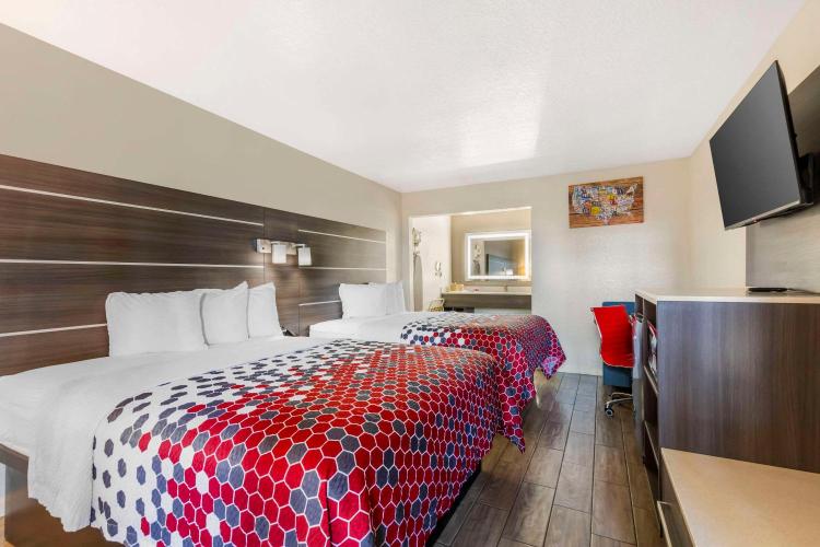 Econo Lodge Inn & Suites Near Lackland AFB photo 2