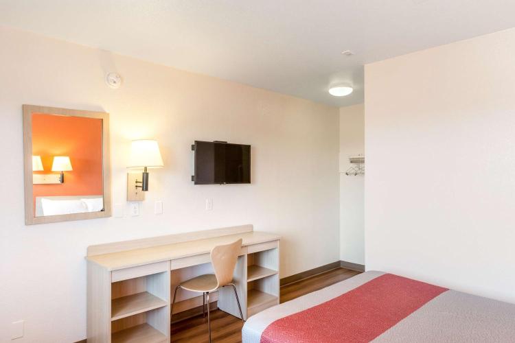 Motel 6-Redding, CA - Central photo 3