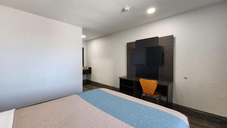 Motel 6-Galveston, TX photo 3