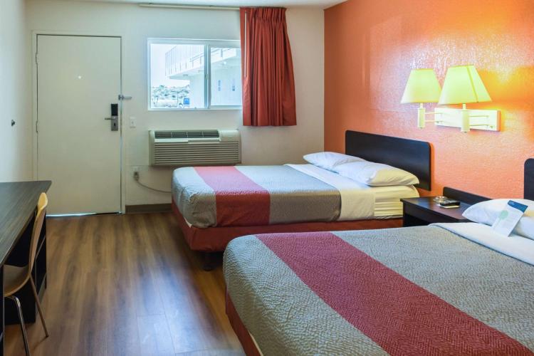 Motel 6-Bakersfield, CA - East photo 2