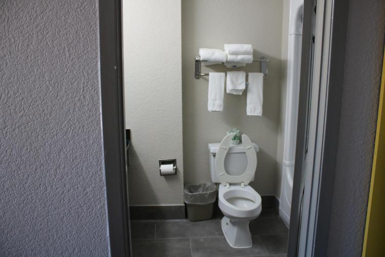 Days Inn by Wyndham Waco University Area photo 3