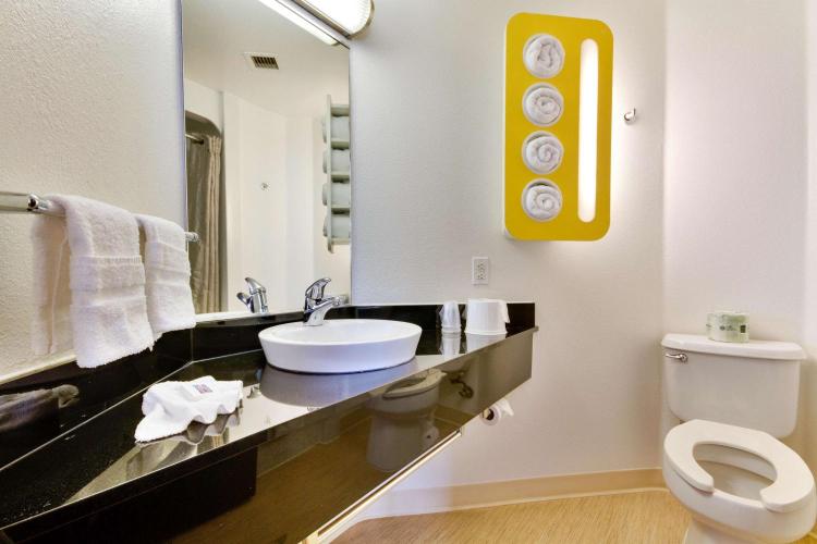 Motel 6-Lewisville, TX - Dallas photo 1