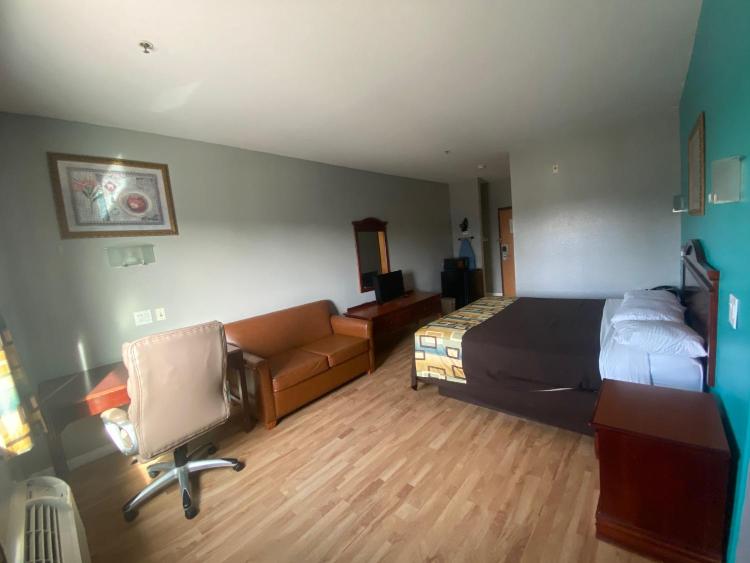 Tropicana Inn and Suites photo 2