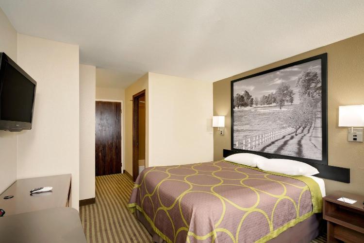 Super 8 by Wyndham Lexington Hamburg Area photo 3