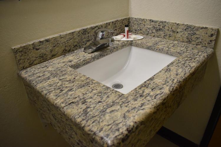 Super 8 by Wyndham Newport News/Jefferson Ave. photo 3