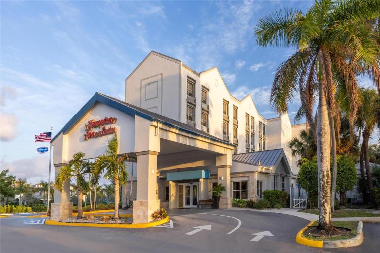 Hampton Inn & Suites Fort Lauderdale Airport photo 1