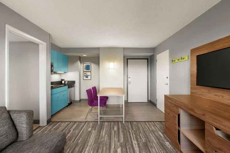 Hampton Inn & Suites Fort Lauderdale Airport photo 3