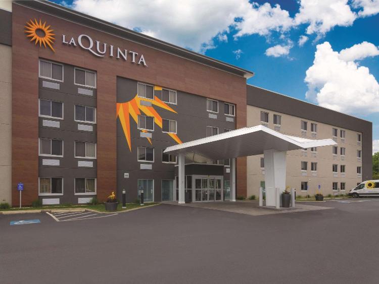 La Quinta by Wyndham Cleveland - Airport North photo 1
