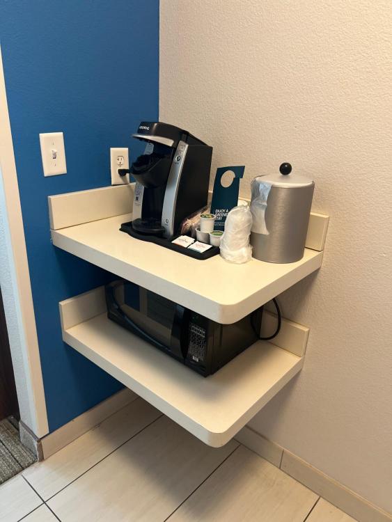 Holiday Inn Express & Suites Mobile - University Area by IHG photo 2