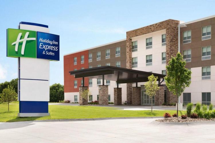 Holiday Inn Express & Suites - San Jose Airport by IHG photo 1