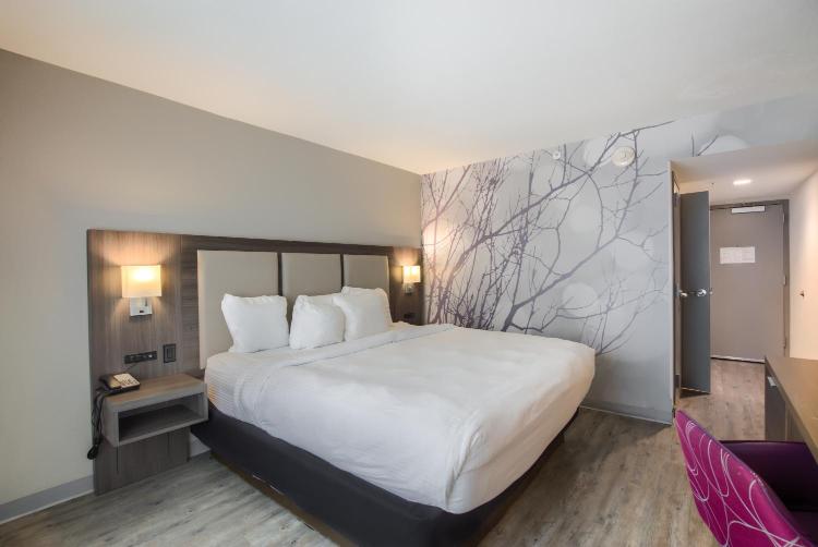 La Quinta by Wyndham Mobile photo 2