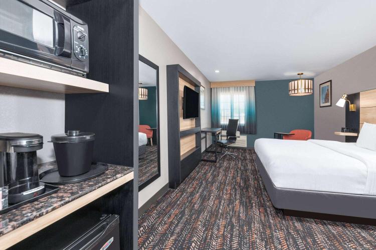 La Quinta by Wyndham Woodway - Waco South photo 1