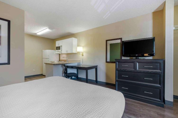Extended Stay America Suites - Santa Rosa - South photo 2