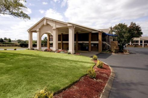 Americas Best Value Inn & Suites in Murfreesboro photo 1