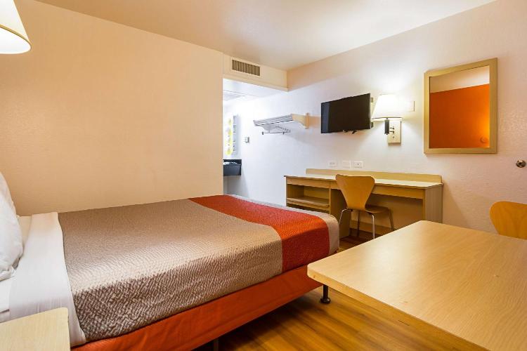 Motel 6 Mesa North photo 3