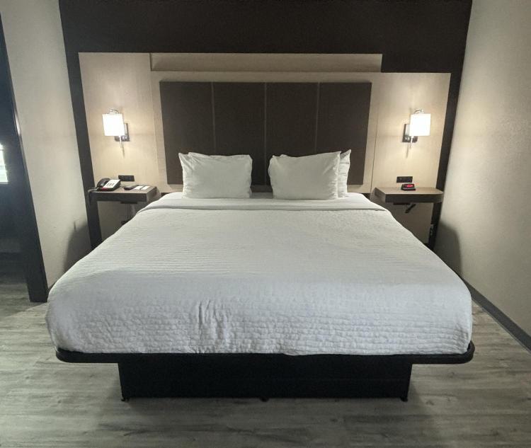 Quality Inn & Suites at Airport Blvd I-65 photo 3