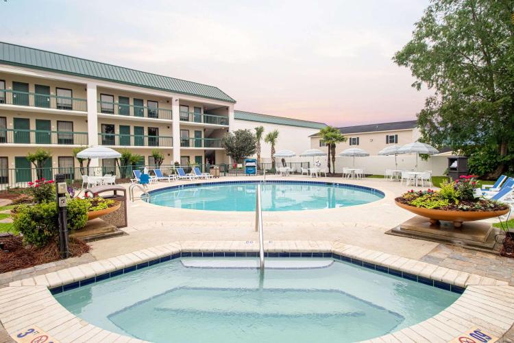Econo Lodge Inn & Suites Foley-North Gulf Shores photo 1