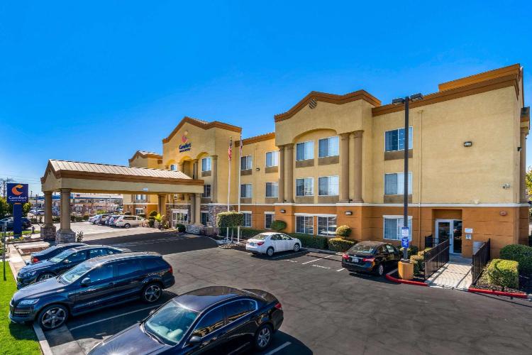 Comfort Inn & Suites Sacramento - University Area photo 1